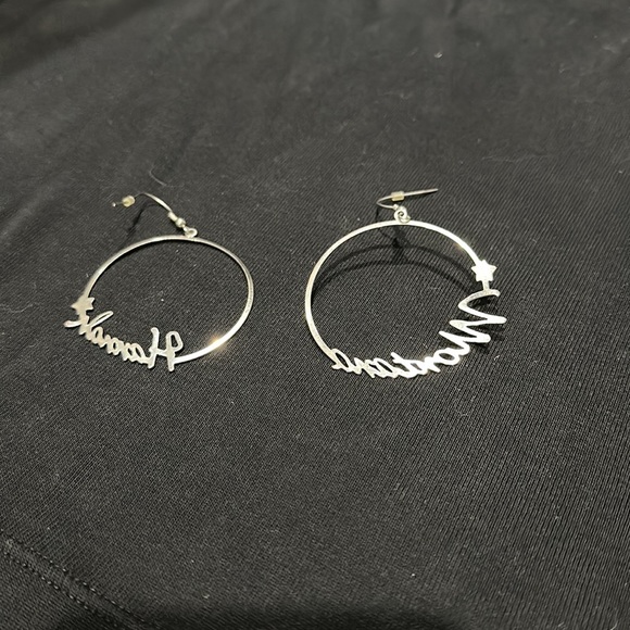 Hannah Montana Hoop Earrings - Picture 4 of 4